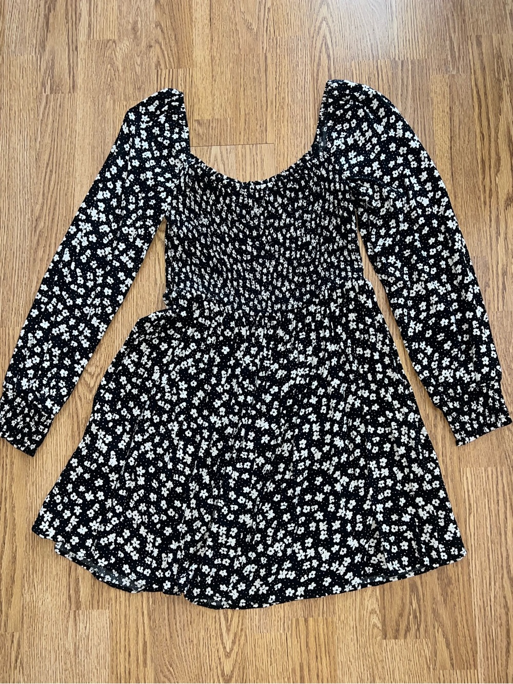 Dress - Picture 4 of 4